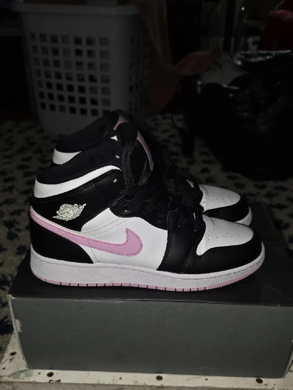 Nike Air Jordan 1 Mid GS 